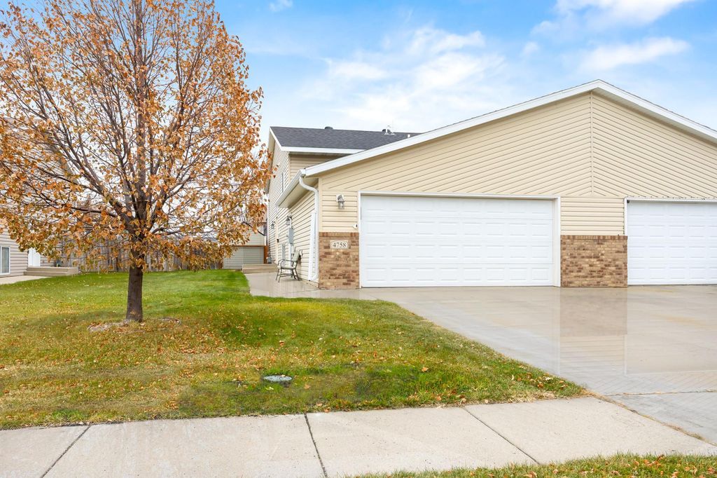 4758 Townsite Place S, Fargo, ND 58104