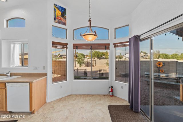 7437 S Brackenbury Drive, Tucson, AZ 85746