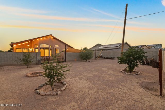 7437 S Brackenbury Drive, Tucson, AZ 85746