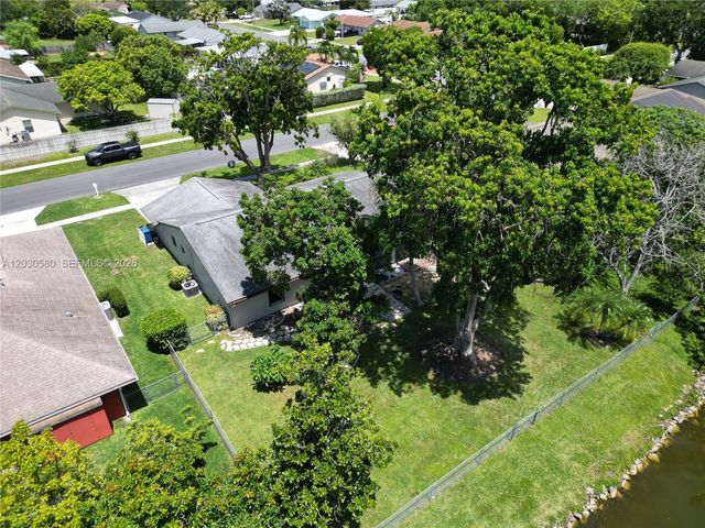 107 Starling Ave, Royal Palm Beach, FL 33411