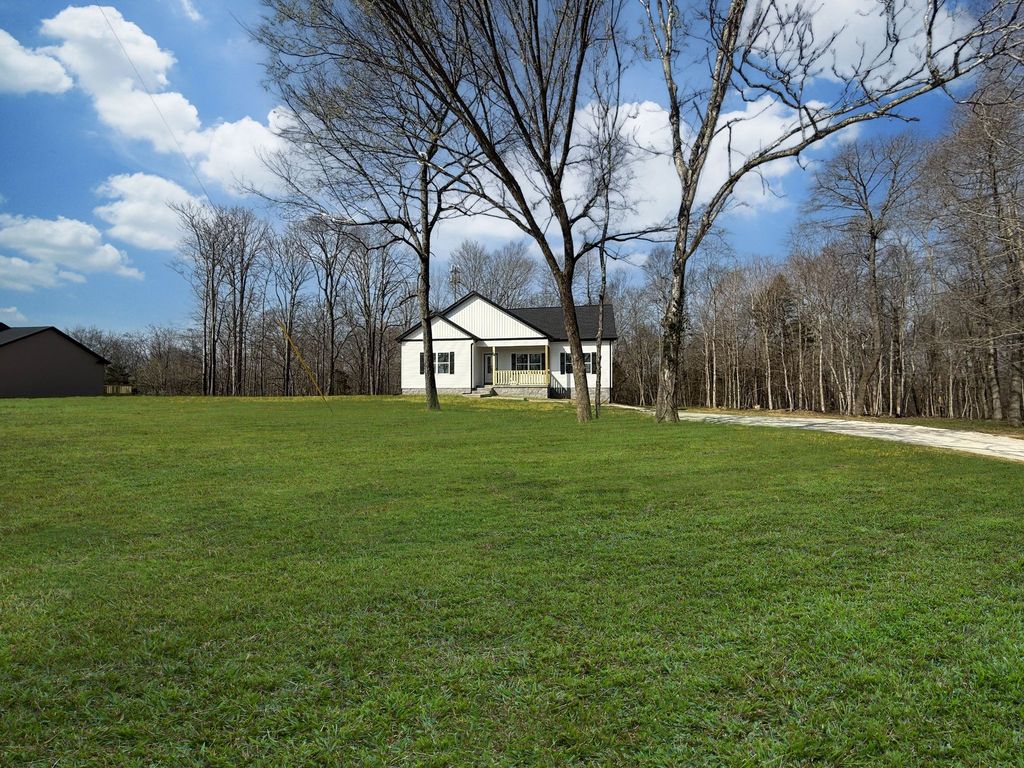 1416 East Piney Road, Dickson, TN 37055