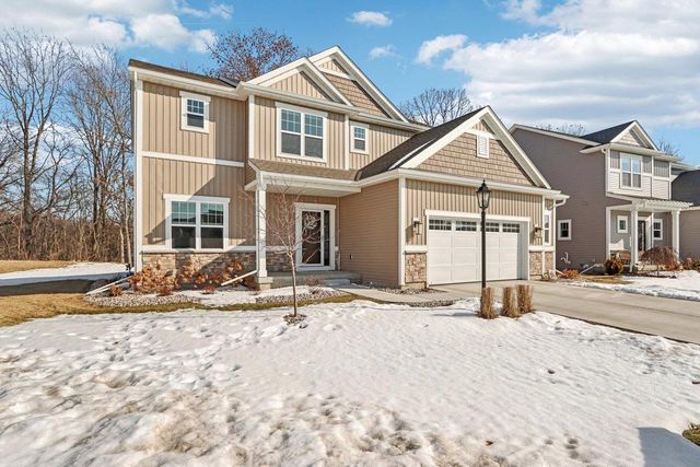 532 Wild Oak ROAD, Hartland, WI 53029