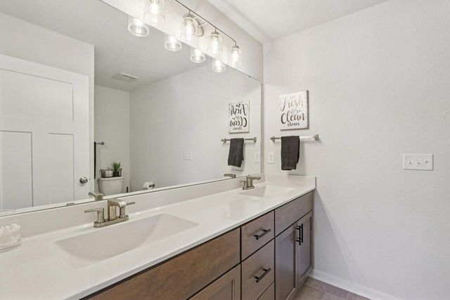 532 Wild Oak ROAD, Hartland, WI 53029