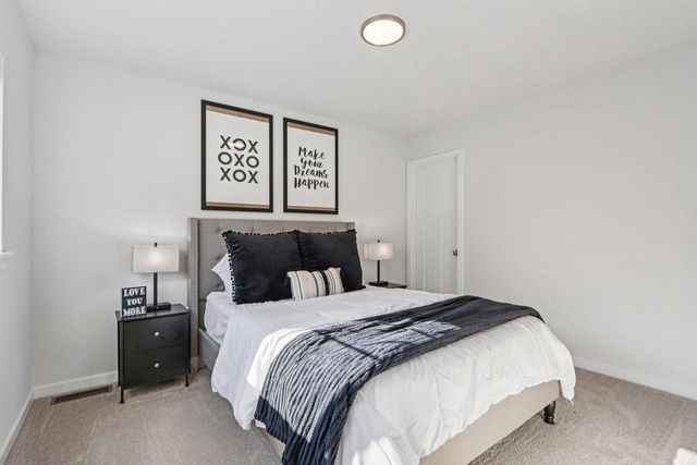 532 Wild Oak ROAD, Hartland, WI 53029