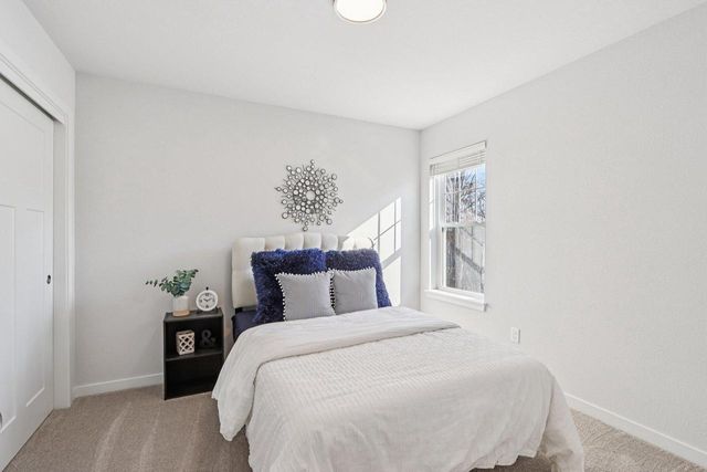 532 Wild Oak ROAD, Hartland, WI 53029