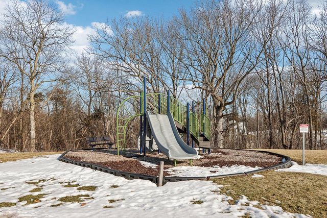 532 Wild Oak ROAD, Hartland, WI 53029