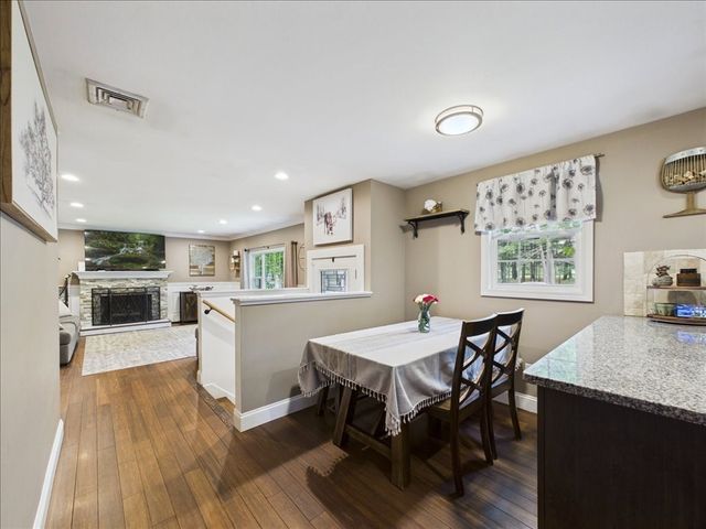 84 Seekell St, Taunton, MA 02718