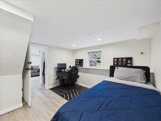 84 Seekell St, Taunton, MA 02718