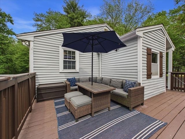 84 Seekell St, Taunton, MA 02718