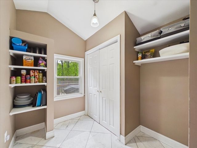 84 Seekell St, Taunton, MA 02718