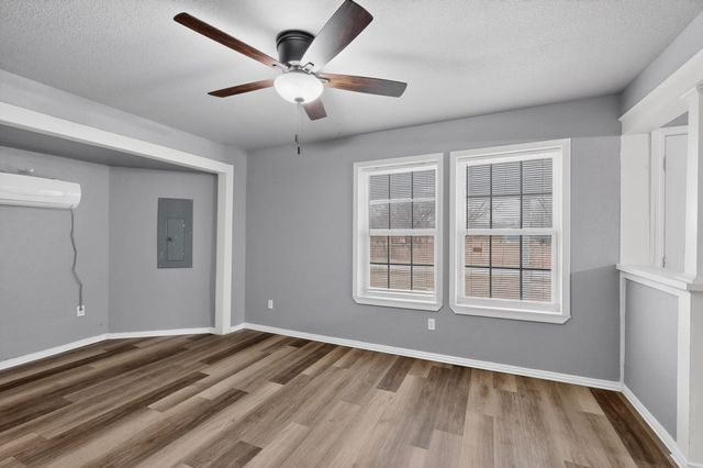 400 S Oak Street, Ranger, TX 76470