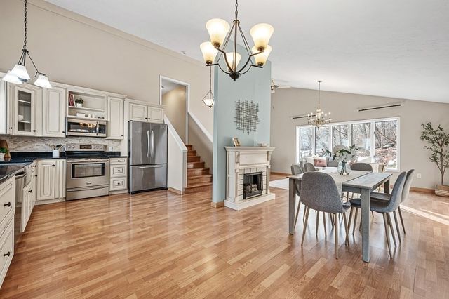 29 Dominion Rd, Worcester, MA 01605