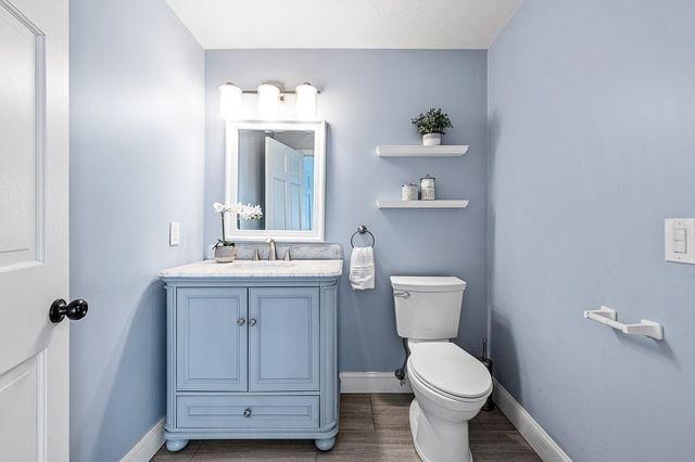 29 Dominion Rd, Worcester, MA 01605