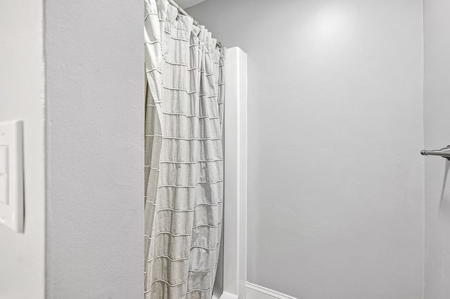 29 Dominion Rd, Worcester, MA 01605