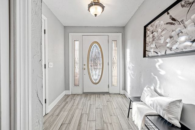 29 Dominion Rd, Worcester, MA 01605