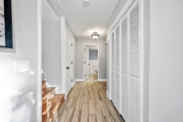 29 Dominion Rd, Worcester, MA 01605