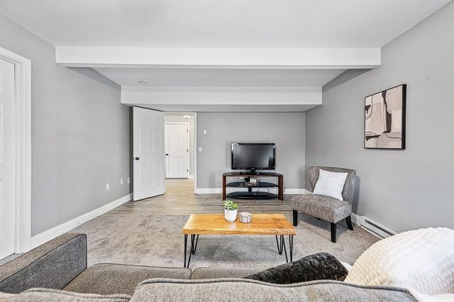 29 Dominion Rd, Worcester, MA 01605