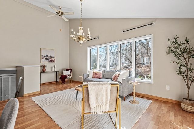 29 Dominion Rd, Worcester, MA 01605