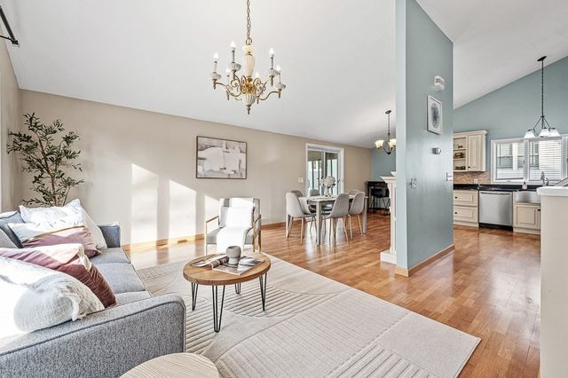 29 Dominion Rd, Worcester, MA 01605