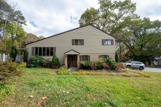 29 Dominion Rd, Worcester, MA 01605