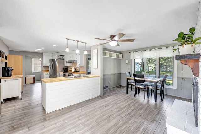 863 VENUS DRIVE, Green Bay, WI 54311