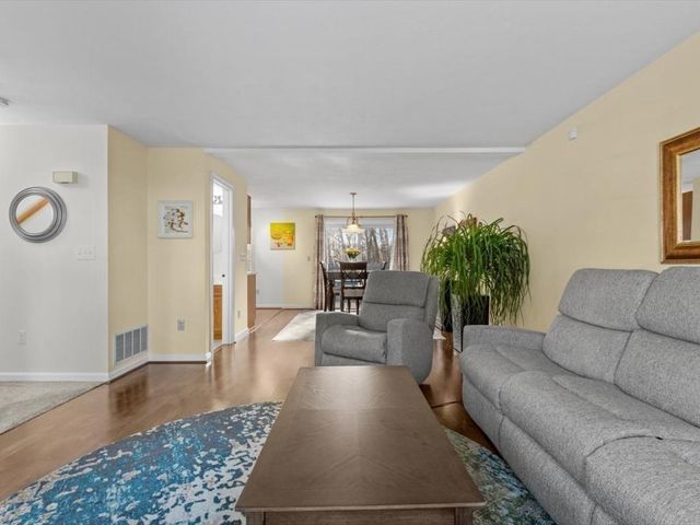 41 Ledgecrest Drive, Worcester, MA 01603