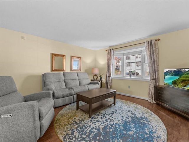 41 Ledgecrest Drive, Worcester, MA 01603