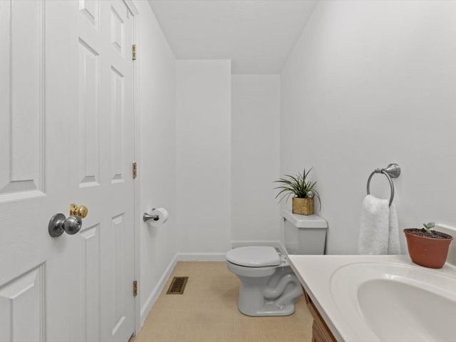 41 Ledgecrest Drive, Worcester, MA 01603