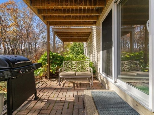 41 Ledgecrest Drive, Worcester, MA 01603