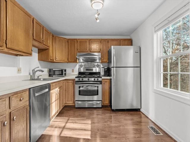 41 Ledgecrest Drive, Worcester, MA 01603