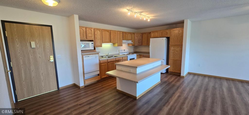 2155 6th Lane SE 206, Cambridge, MN 55008 — exterior