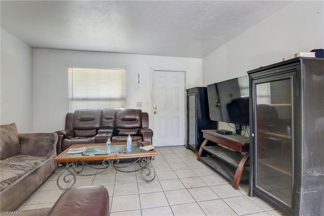 4207-4209 Skyline BLVD, Cape Coral, FL 33914