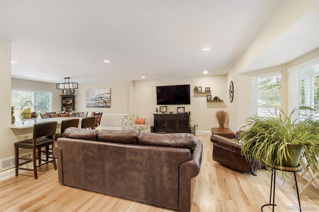 7373 S Pontiac Way, Englewood, CO 80112
