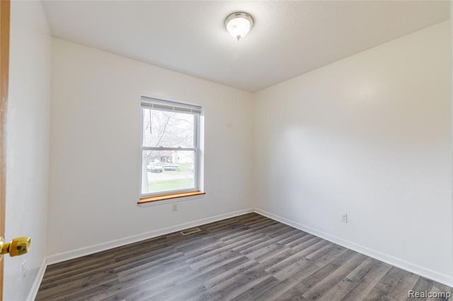 7522 Sovey Drive, Newport, MI 48166