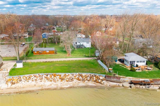 7522 Sovey Drive, Newport, MI 48166