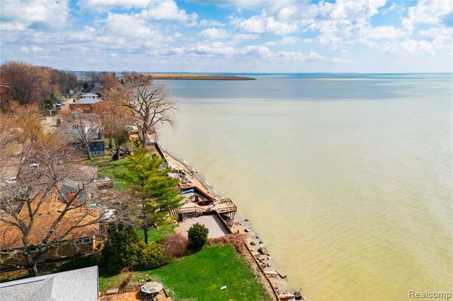 7522 Sovey Drive, Newport, MI 48166
