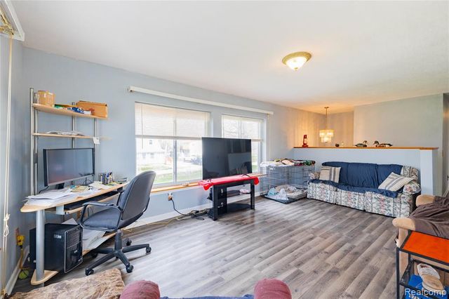 7522 Sovey Drive, Newport, MI 48166