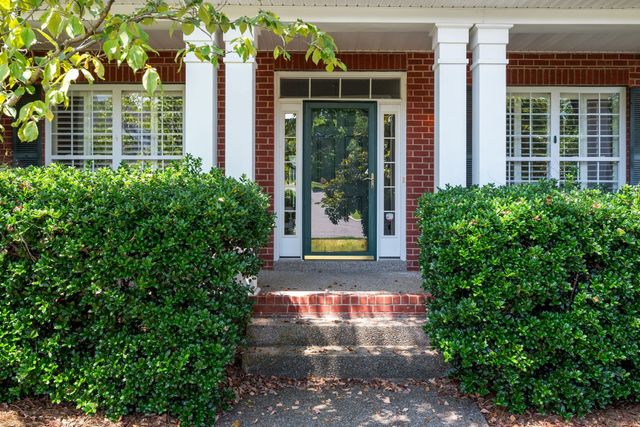 136 Chesapeake Harbor Blvd, Hendersonville, TN 37075