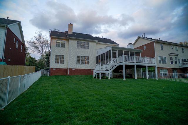 136 Chesapeake Harbor Blvd, Hendersonville, TN 37075