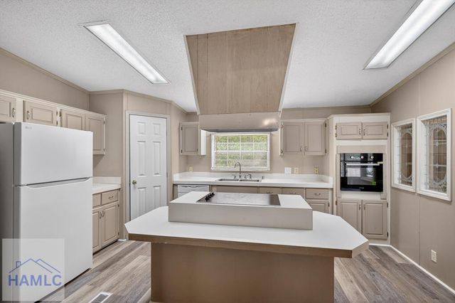 102 Palmer Road NE, Ludowici, GA 31316