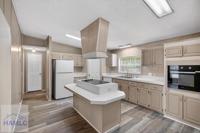 102 Palmer Road NE, Ludowici, GA 31316