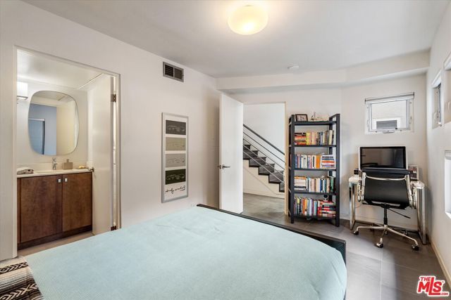 2807 3rd Street 6, Santa Monica, CA 90405