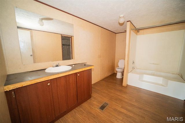 10395 County Road 2080, St James, MO 65559