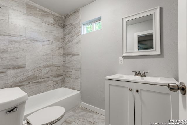 2017 Lyons, San Antonio, TX 78207