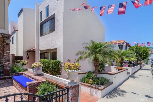 313 Diamond, Newport Beach, CA 92662
