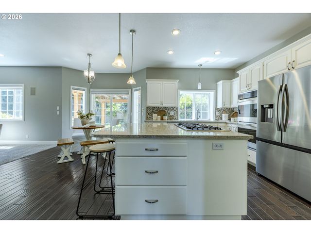 3394 HAMPTON Way, Eugene, OR 97401