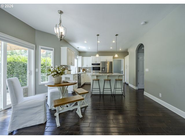 3394 HAMPTON Way, Eugene, OR 97401