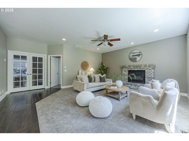 3394 HAMPTON Way, Eugene, OR 97401