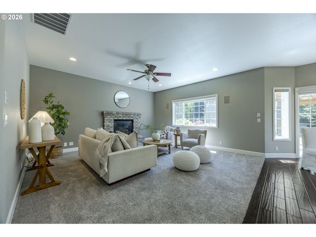 3394 HAMPTON Way, Eugene, OR 97401
