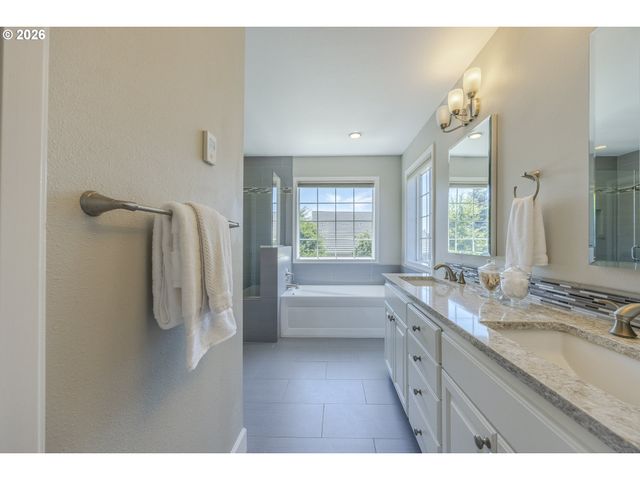 3394 HAMPTON Way, Eugene, OR 97401
